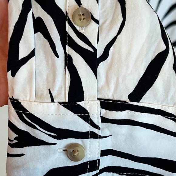Zebra Print Button-Down + Pockets Top Chico's - Picture 4 of 6